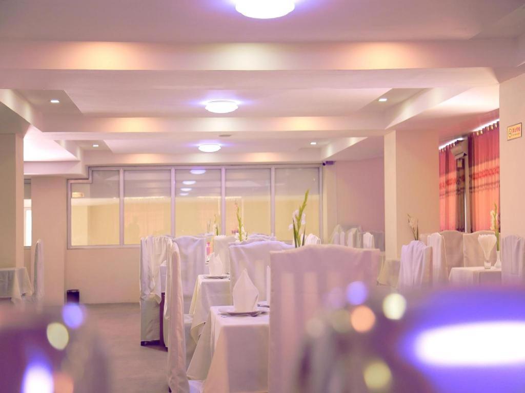 King & Queen Hotel Monywa Eksteriør billede