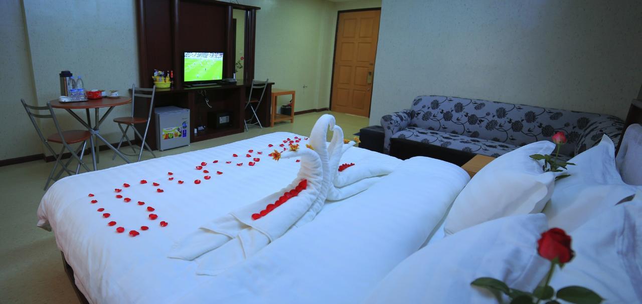 King & Queen Hotel Monywa Eksteriør billede