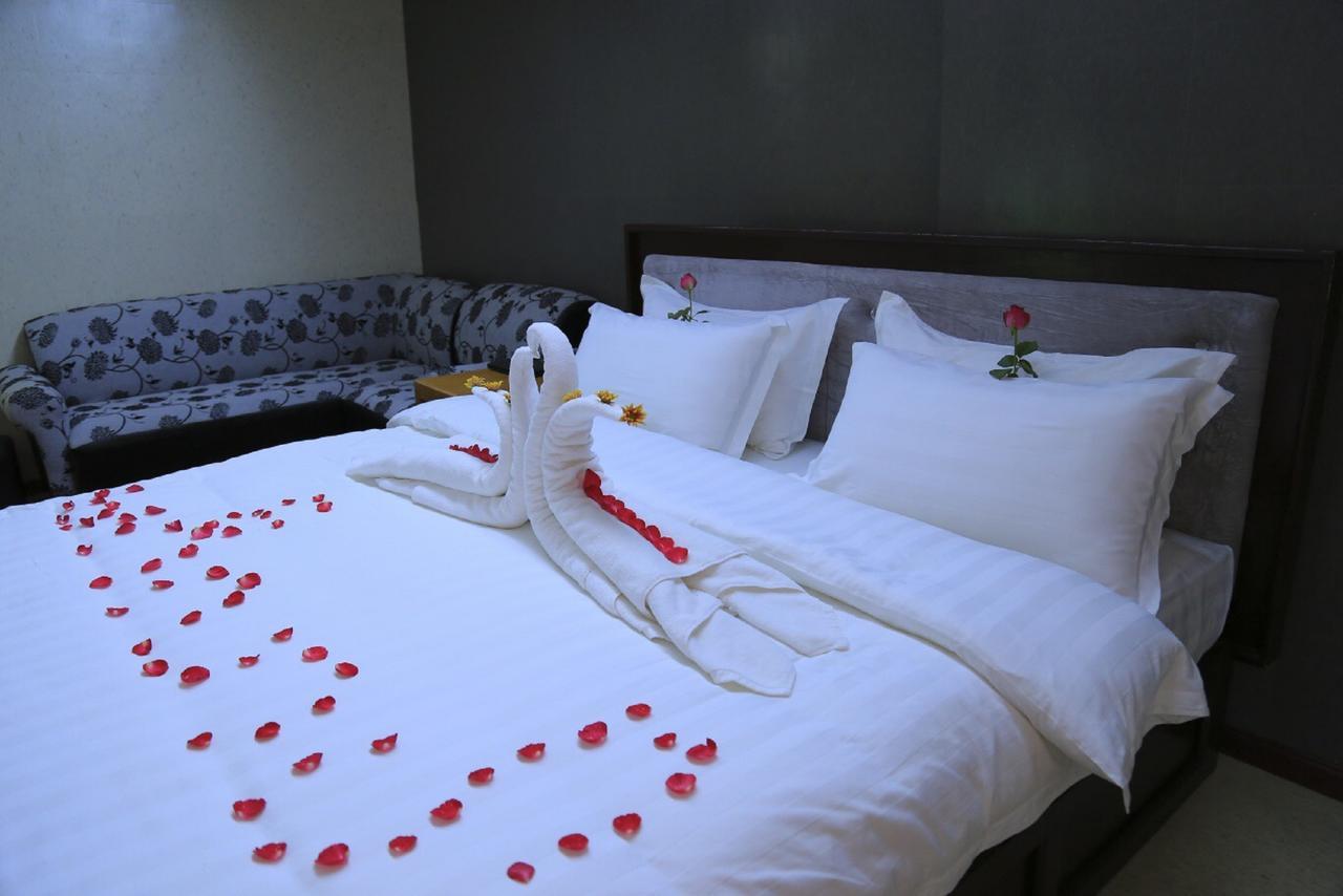 King & Queen Hotel Monywa Eksteriør billede